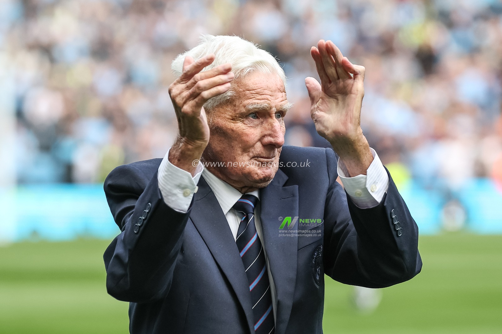 Tony Book former Manchester City player and manager walks out as he celebrates his 90th birthday during the Premier League match Manchester City vs Brentford at Etihad Stadium, Manchester, United Kingdom, 14th September 2024

(Photo by Mark Cosgrove/News Images)