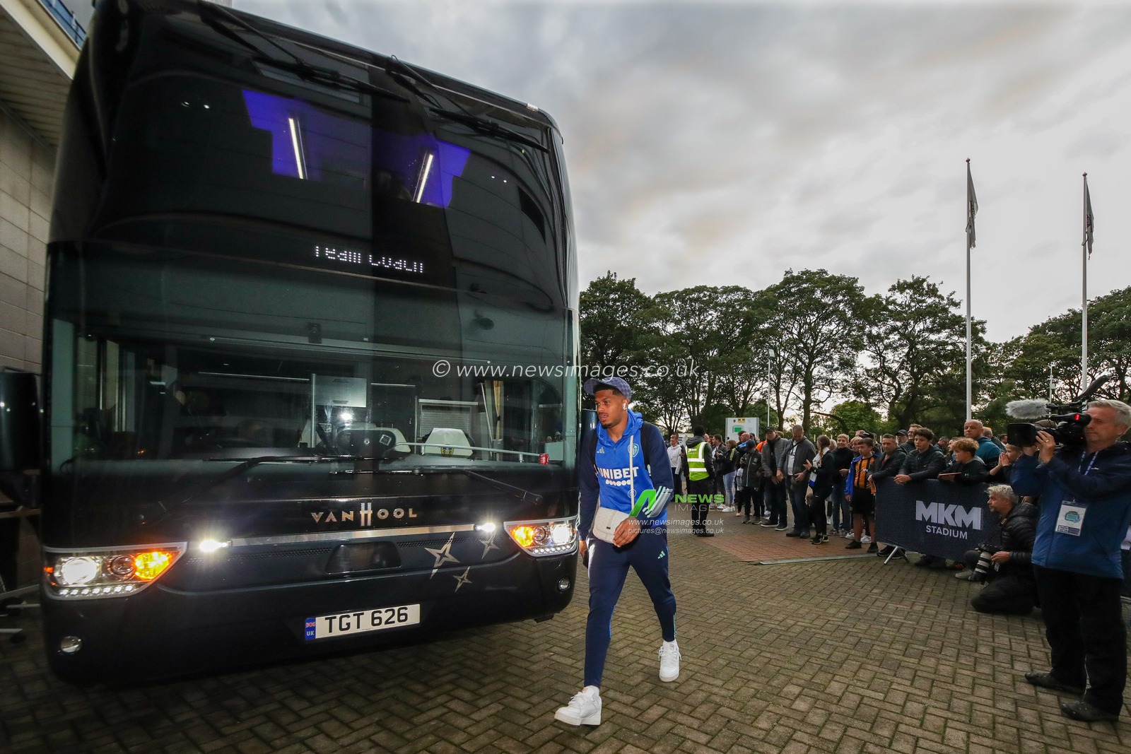 Georgina Rutter #24 of Leeds United arrives at The MKM Stadium ahead of the Sky Bet Championship match Hull City vs Leeds United at MKM Stadium, Hull, United Kingdom, 20th September 2023

(Photo by James Heaton/News Images)