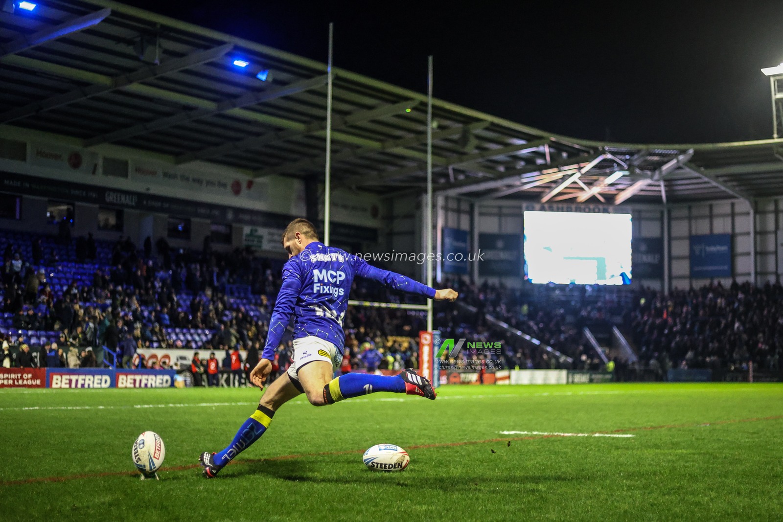 Marc Sneyd of Warrington Wolves in the pre-game warm up during the Betfred Super League Round 1 match Warrington Wolves vs St Helens at The Halliwell Jones Stadium, Warrington, United Kingdom on 13 February 2026

(Photo by Alfie Cosgrove/News Images)