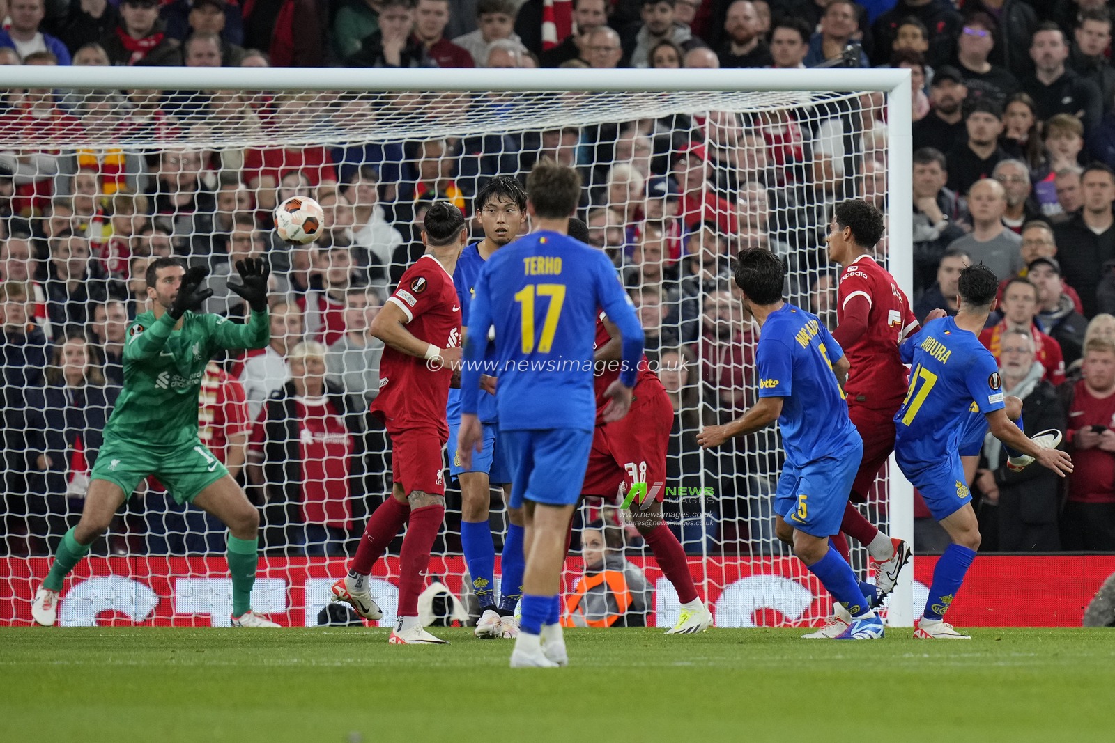 Alisson Becker #1 of Liverpool catches a flick header by Mohammed Amoura #47 of Union Saint-Gilloise during the UEFA Europa League match Liverpool vs Union Saint-Gilloise at Anfield, Liverpool, United Kingdom, 5th October 2023

(Photo by Steve Flynn/News Images)