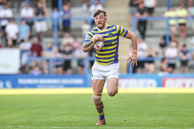 Matty Ashton of Warrington Wolves breaks with the ball during the Betfred Super League round 16 match Warrington Wolves vs Catalans Dragons at The Halliwell Jones Stadium, Warrington, United Kingdom on 25 June 2026

(Photo by Alfie Cosgrove/News Images)