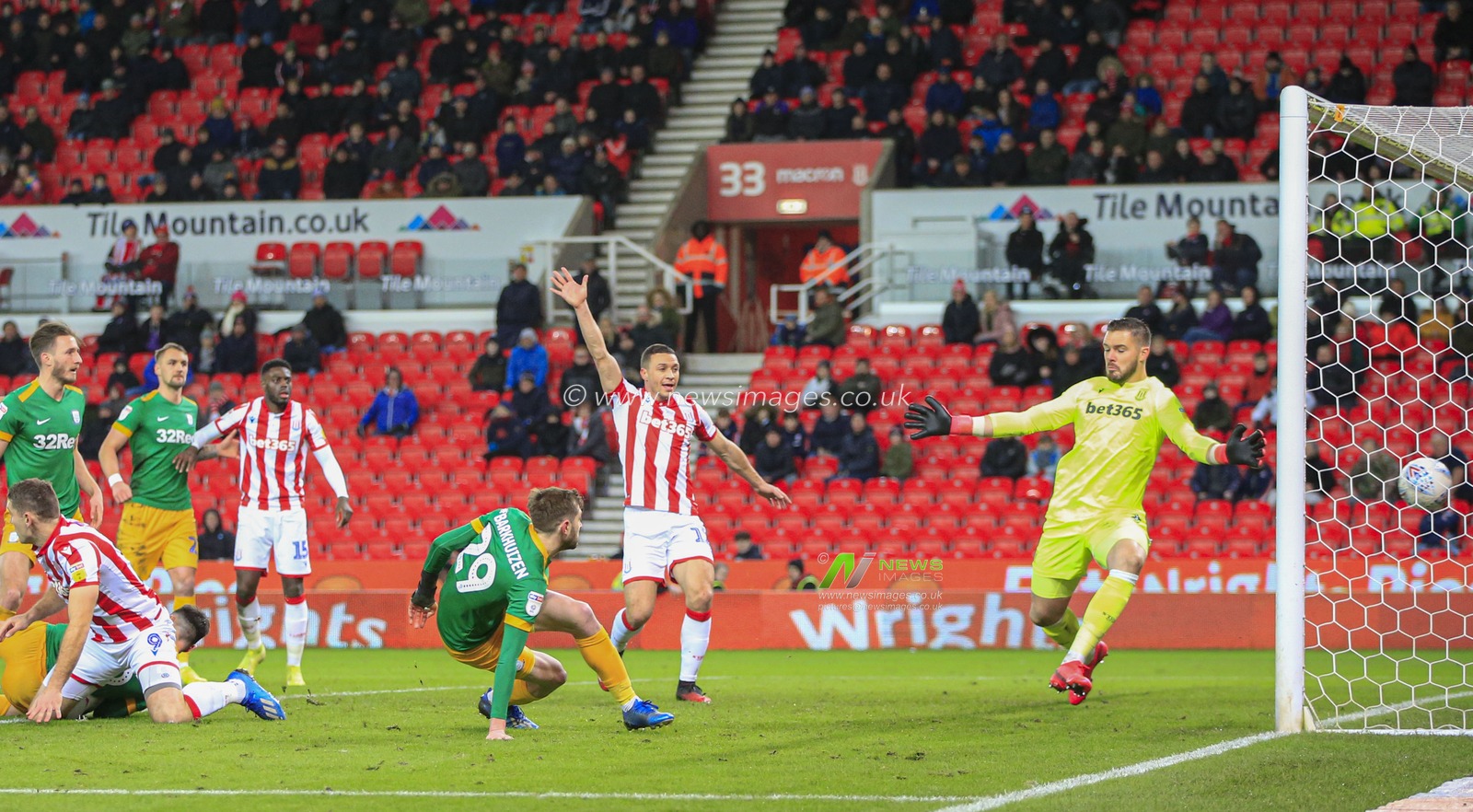12th February 2020, Bet365 Stadium, Stoke-on-Trent, England; Sky Bet Championship, Stoke City v Preston North End : Tom Barkhuizen (29) of Preston North End scores in the 75th minute to make it 0-2 to Preston