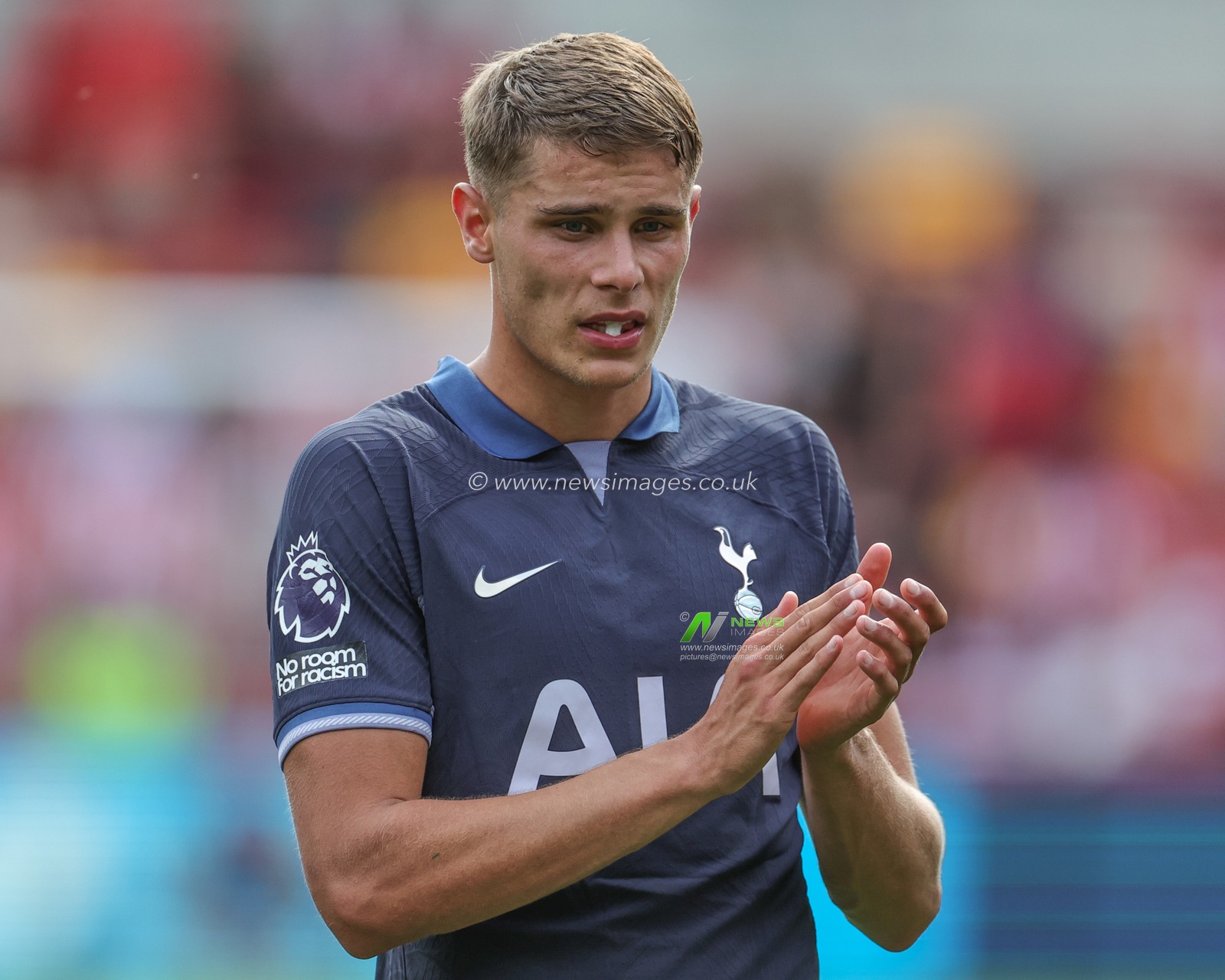 Micky van de Ven Tottenham Hotspur applauds the away fans during the Premier League match Brentford vs Tottenham Hotspur at Brentford Community Stadium, London, United Kingdom, 13th August 2023

(Photo by Mark Cosgrove/News Images)