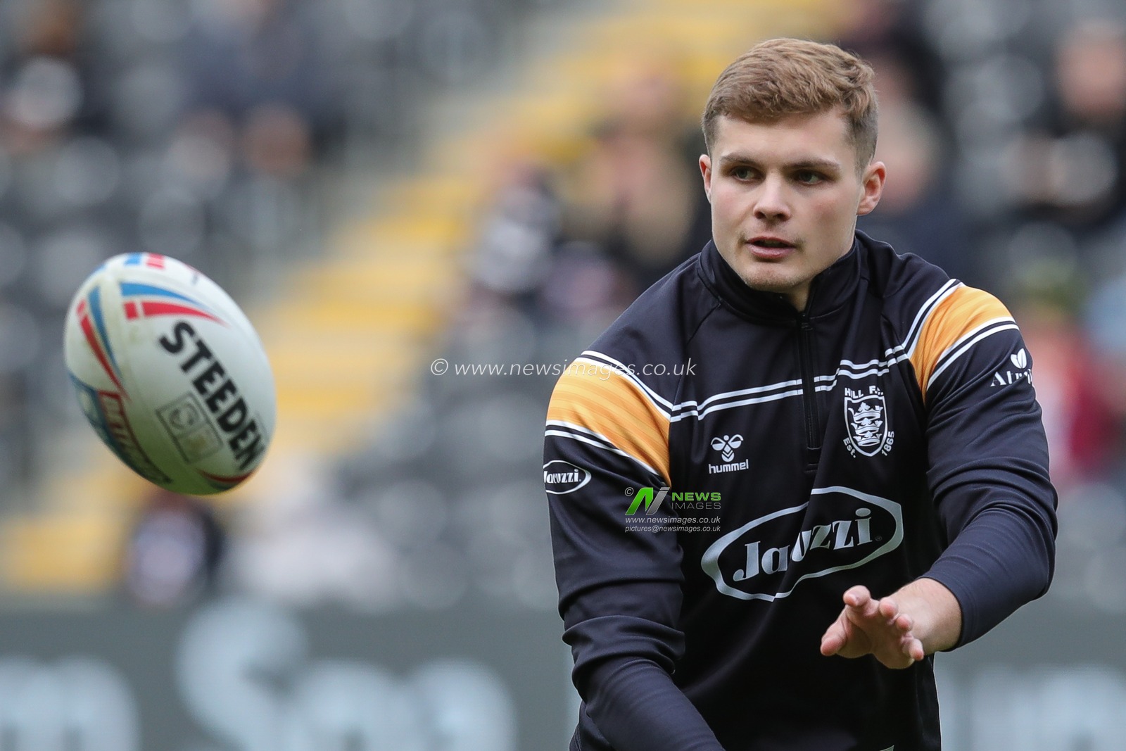 Cameron Scott #17 of Hull FC during the pre match warm up ahead of the Betfred Super League Round 4 match Hull FC vs Salford Red Devils at MKM Stadium, Hull, United Kingdom, 11th March 2023

(Photo by James Heaton/News Images)