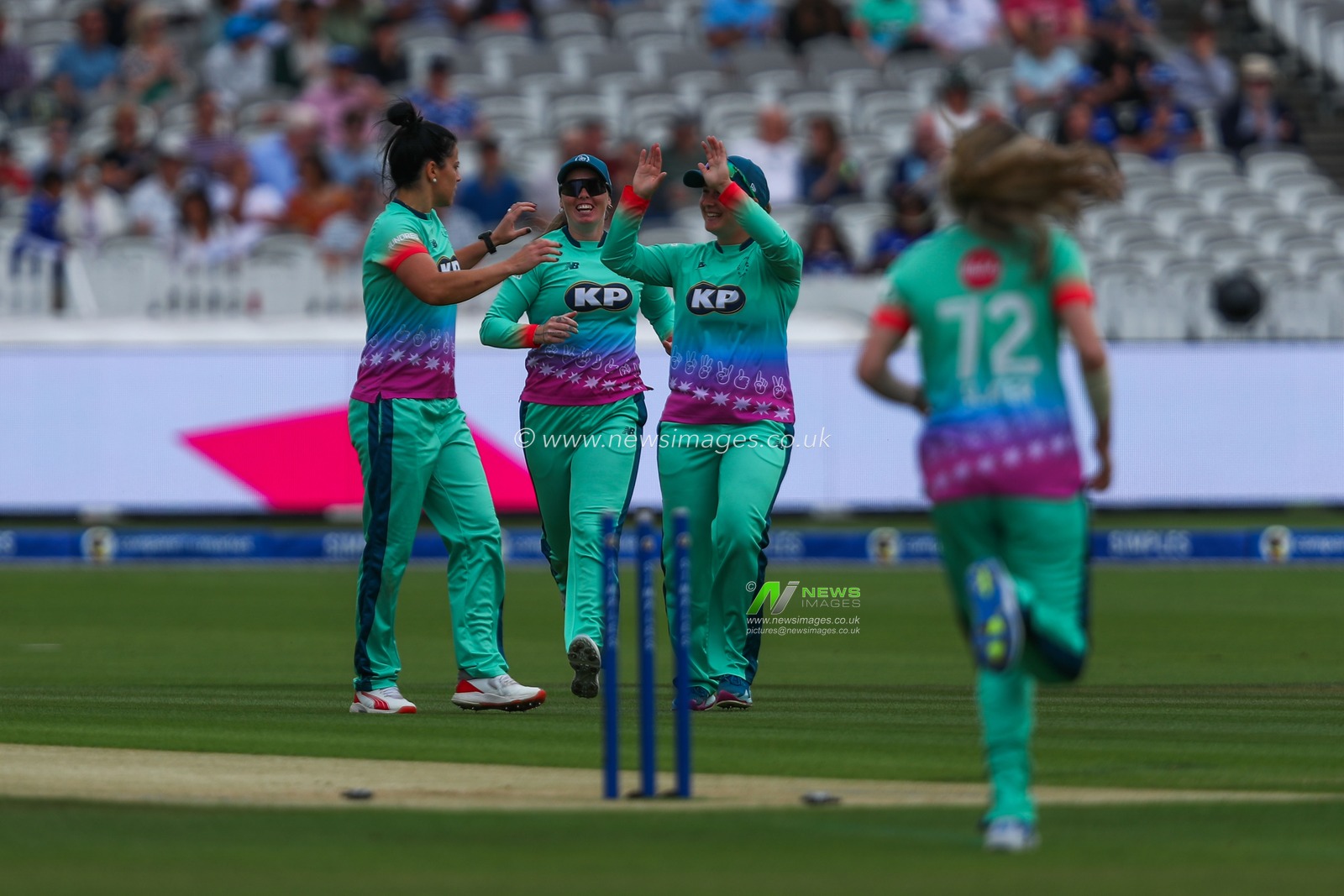 Marizanne Kapp of Oval Invincibles celebrates with her teammates after the dismal of Meg Lanning of London Spirit during the The Hundred match London Spirit Women vs Oval Invincibles Women at Lords, London, United Kingdom, 4th August 2024

(Photo by Izzy Poles/News Images)