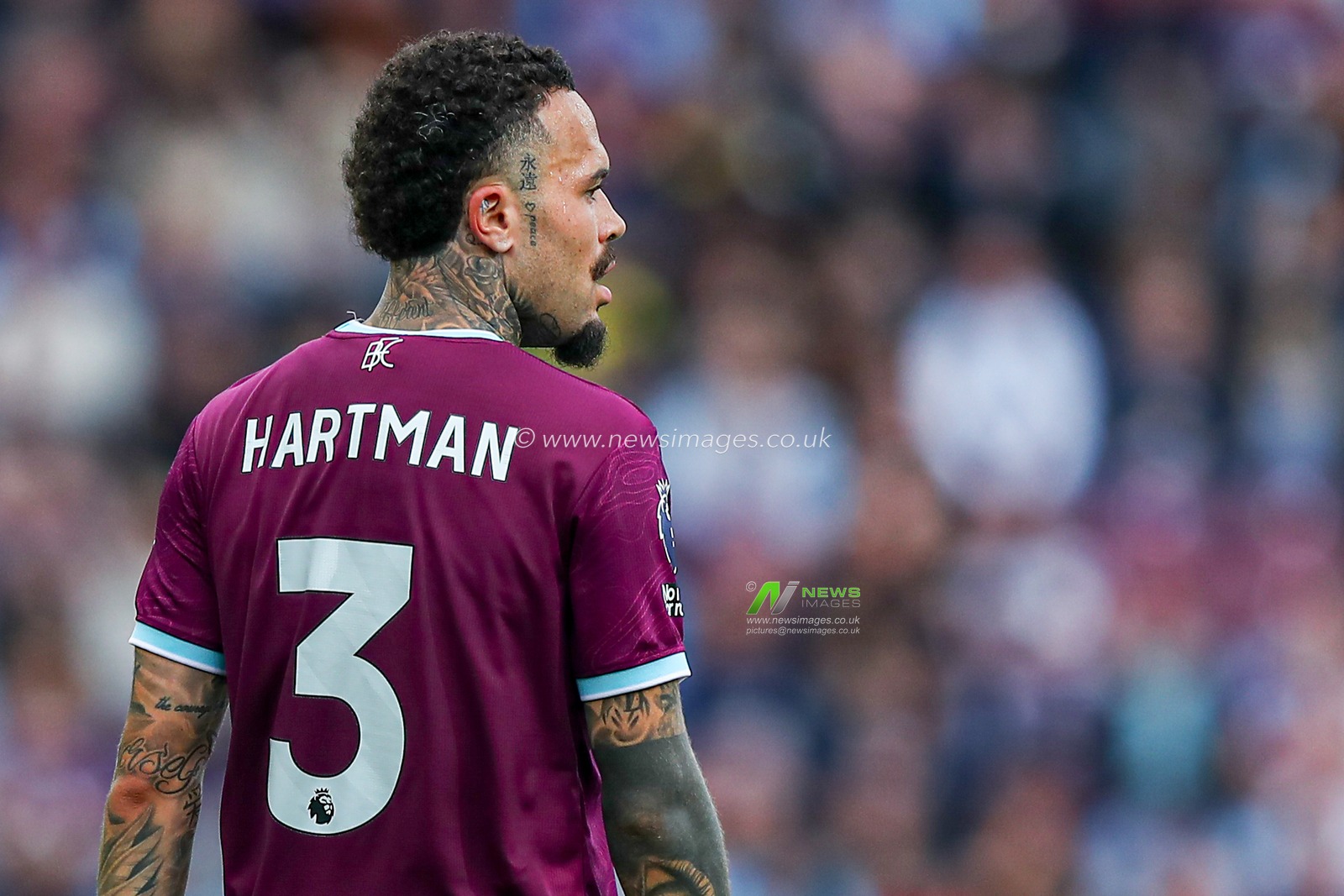 Quilindschy Hartman of Burnley during the Premier League match Burnley vs Sunderland at Turf Moor, Burnley, United Kingdom, 23rd August 2025

(Photo by Jorge Horsted/News Images)