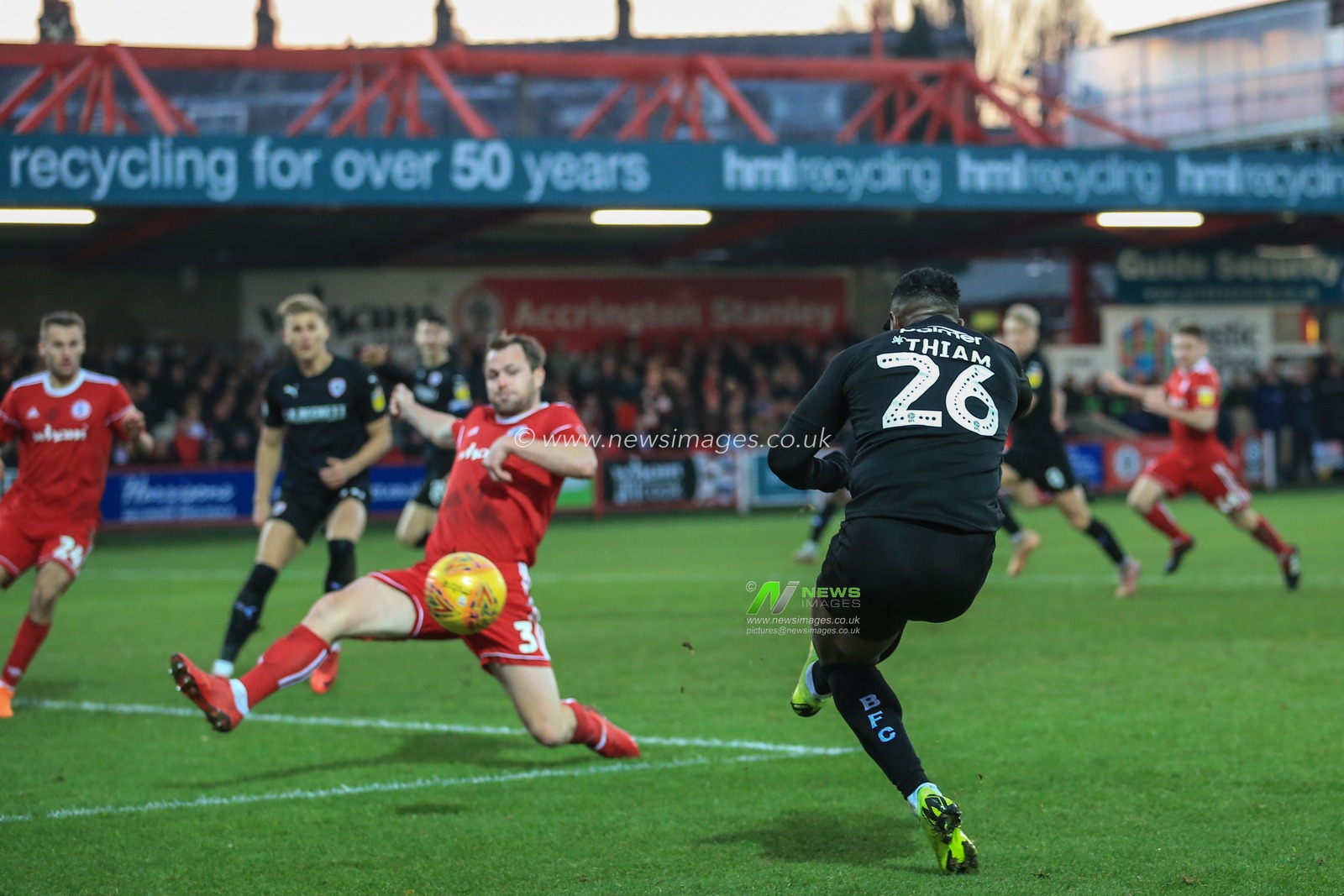 17th November 2018, Wham Ground, Accrington, England; Sky Bet League One, Accrington Stanley v Barnsley ; Mamadou Thiam (26) of Barnsley shoots on goal


Credit: Mark Cosgrove/News Images

English Football League images are subject to DataCo Licence
