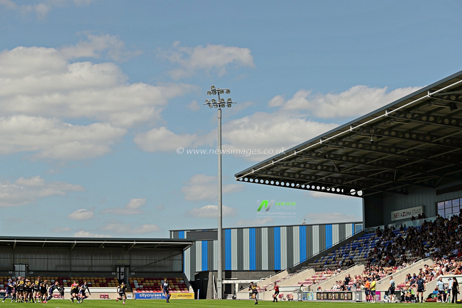 York attack during the Betfred Championship match York City Knights vs Featherstone Rovers at LNER Community Stadium, York, United Kingdom, 29th June 2025

(Photo by Sam Eaden/News Images)