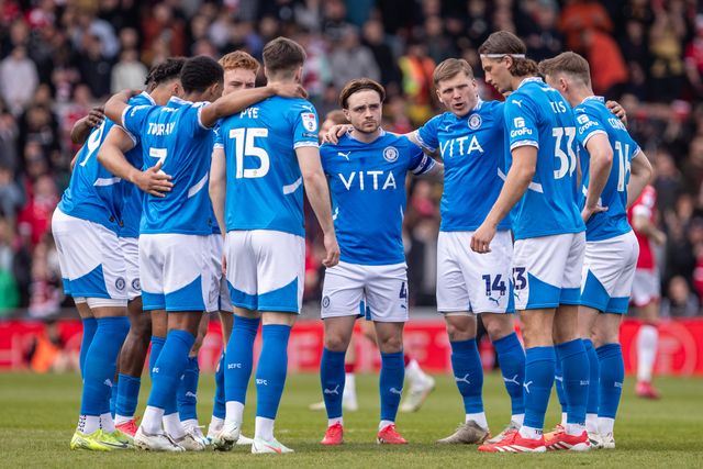 Stockport County pre-match huddle during the Sky Bet League 1 match Wrexham vs Stockport County at SToK Cae Ras, Wrexham, United Kingdom, 22nd March 2025

(Photo by Nik Mesney/News Images)