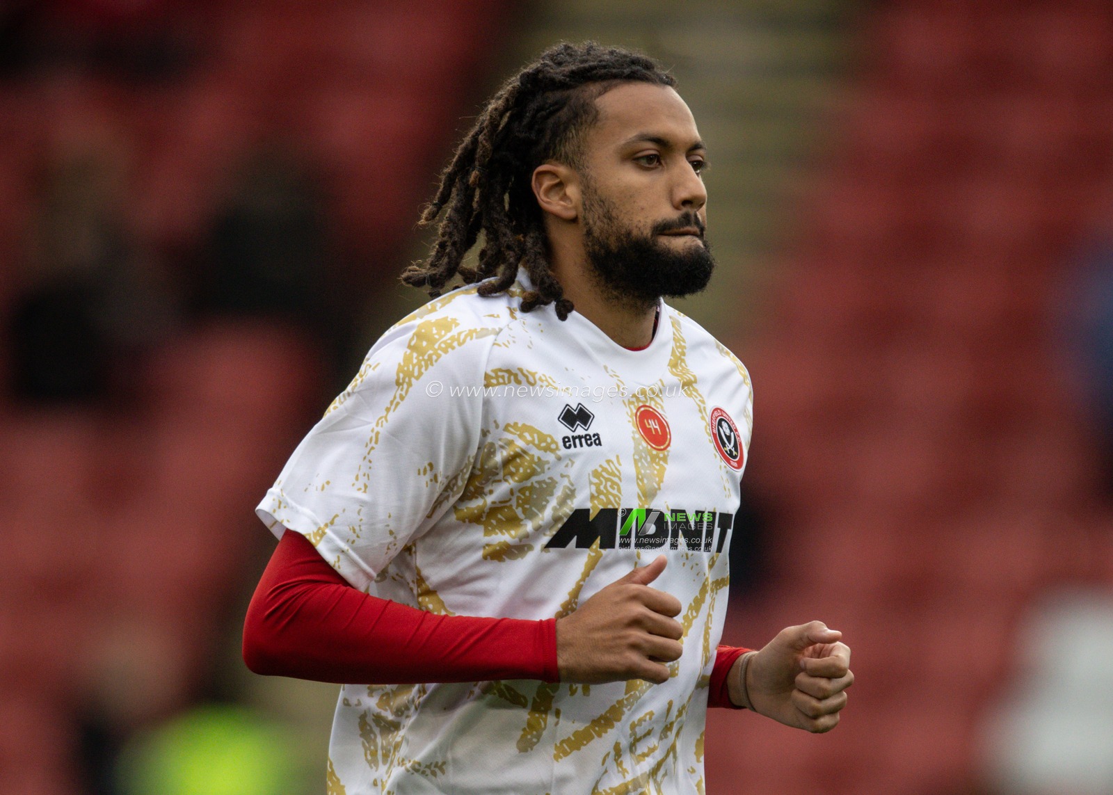 Jairo Riedewald of Sheffield United in the pregame warmup session during the Sky Bet Championship match Sheffield United vs Watford at Bramall Lane, Sheffield, United Kingdom, 18th October 2025

(Photo by Richard Bierton/News Images)