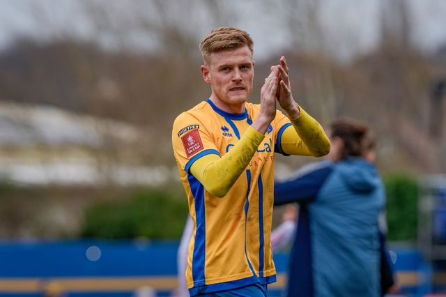 Will Evans of Mansfield Town applauds the fans after the final whistle  during the Emirates FA Cup fifth round match Mansfield Town vs Arsenal at One Call Stadium, Mansfield, United Kingdom on 07 March 2026

(Photo by Maynard Manyowa/News Images)