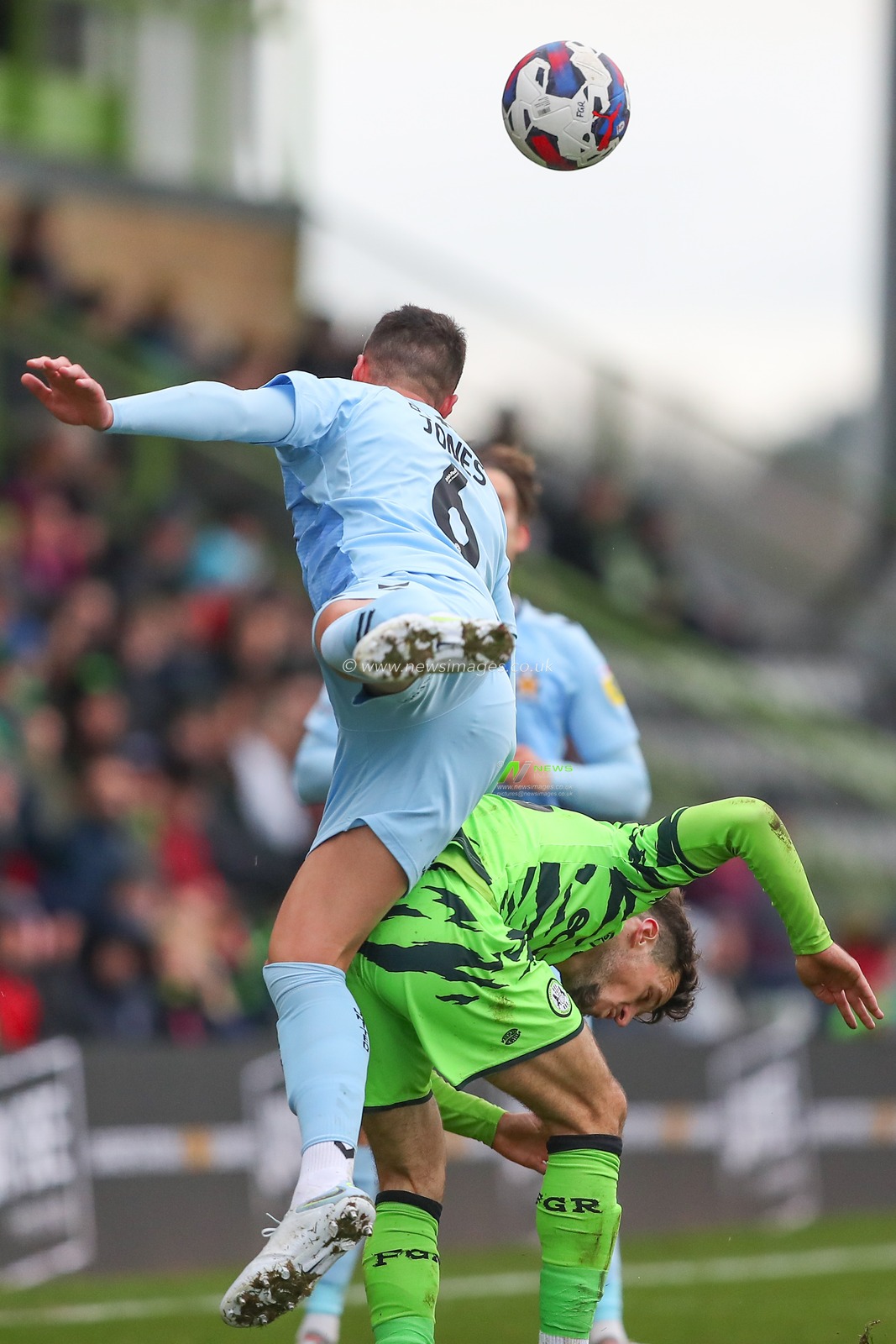 Lloyd Jones #6 of Cambridge United and Josh March #28 of Forest Green Rovers battle for the ball during the Sky Bet League 1 match Forest Green Rovers vs Cambridge United at The New Lawn, Nailsworth, United Kingdom, 3rd December 2022

(Photo by Gareth Evans/News Images)