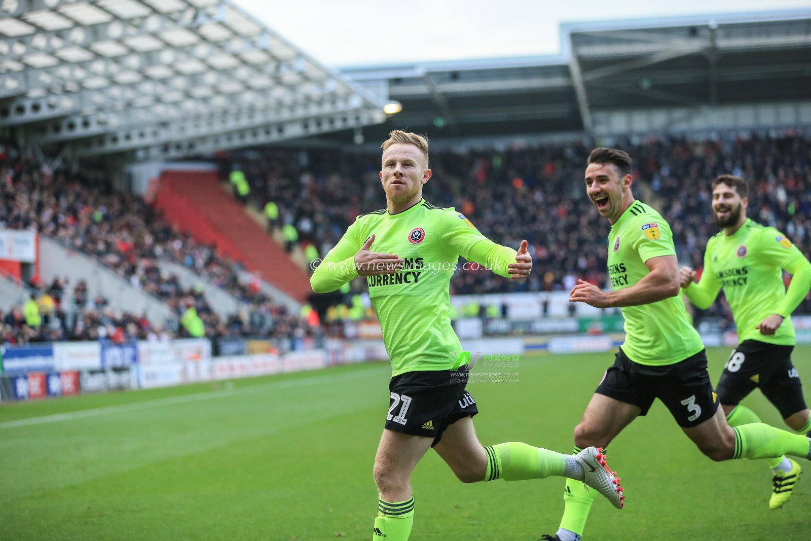 24th November 2018, New York Stadium, Rotherham, England; Sky Bet Championship Rotherham Utd v Sheffield United  ;  Mark Duffy (21) of Sheffield United celebrates his goal to make it 0-1



Credit: Mark Cosgrove/News Images

English Football League images are subject to DataCo Licence
