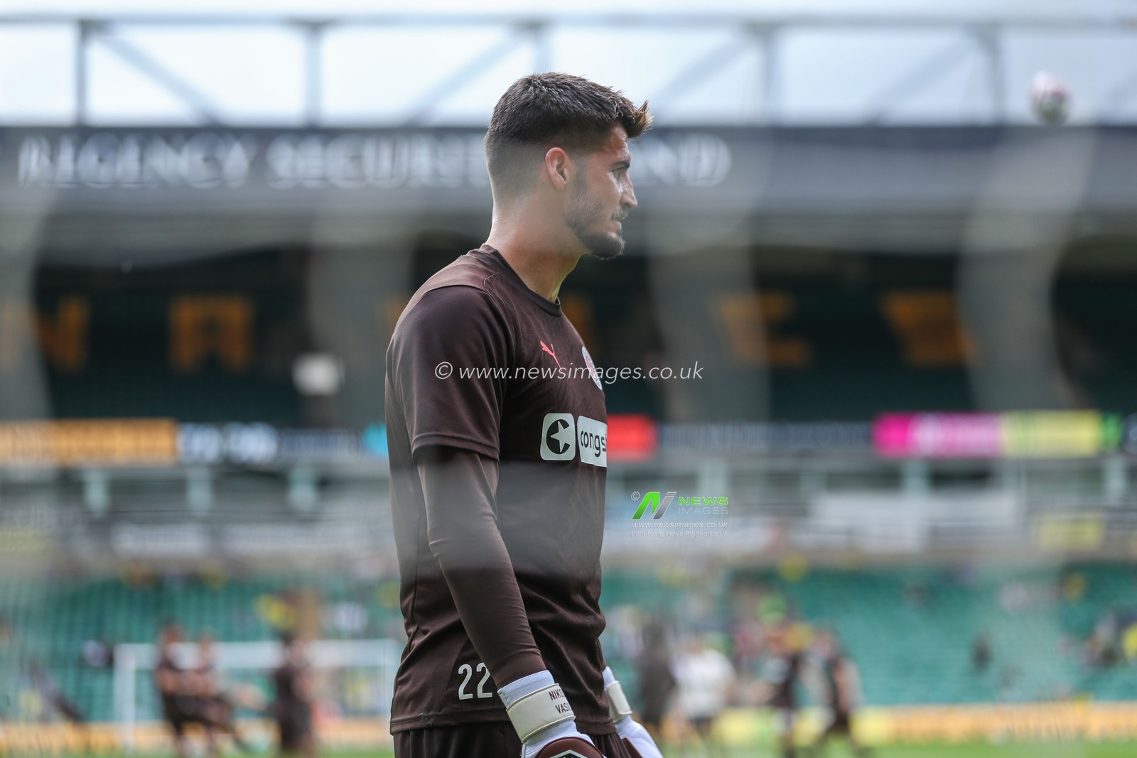 Nikola Vasilj of St Pauli looks on during the warm up prior to the Pre-season friendly match Norwich City vs St. Pauli at Carrow Road, Norwich, United Kingdom, 3rd August 2024

(Photo by Izzy Poles/News Images)