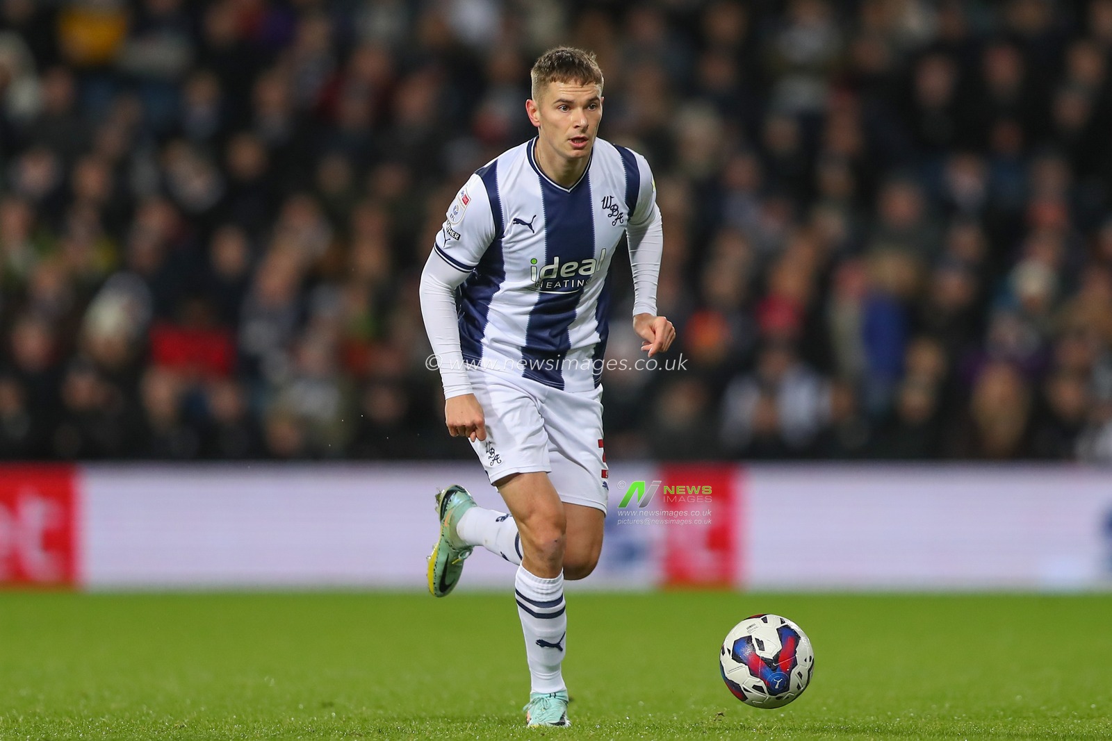 Conor Townsend #3 of West Bromwich Albion in action during the Sky Bet Championship match West Bromwich Albion vs Preston North End at The Hawthorns, West Bromwich, United Kingdom, 29th December 2022

(Photo by Gareth Evans/News Images)