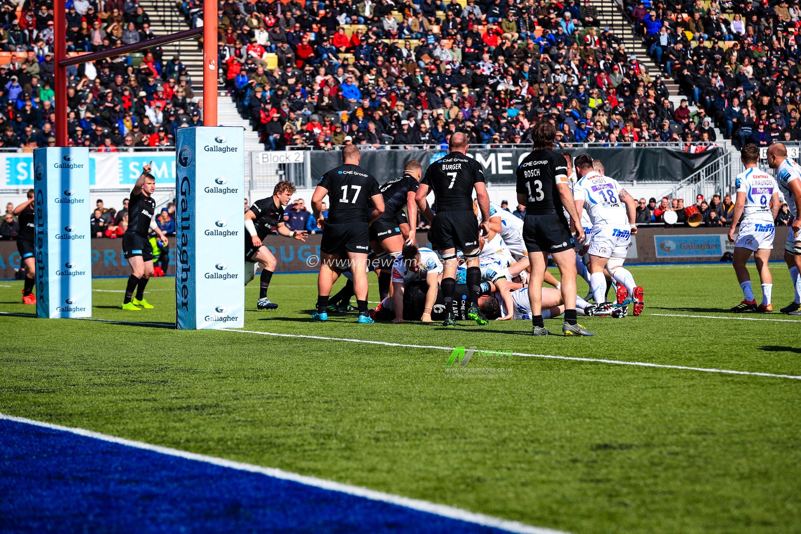 4th May 2019 , Allianz Park , London, England; Gallagher Premiership, Saracens vs Exeter Chiefs ;  The Chiefs come close to the try line in the second half.

Credit: Georgie Kerr/News Images