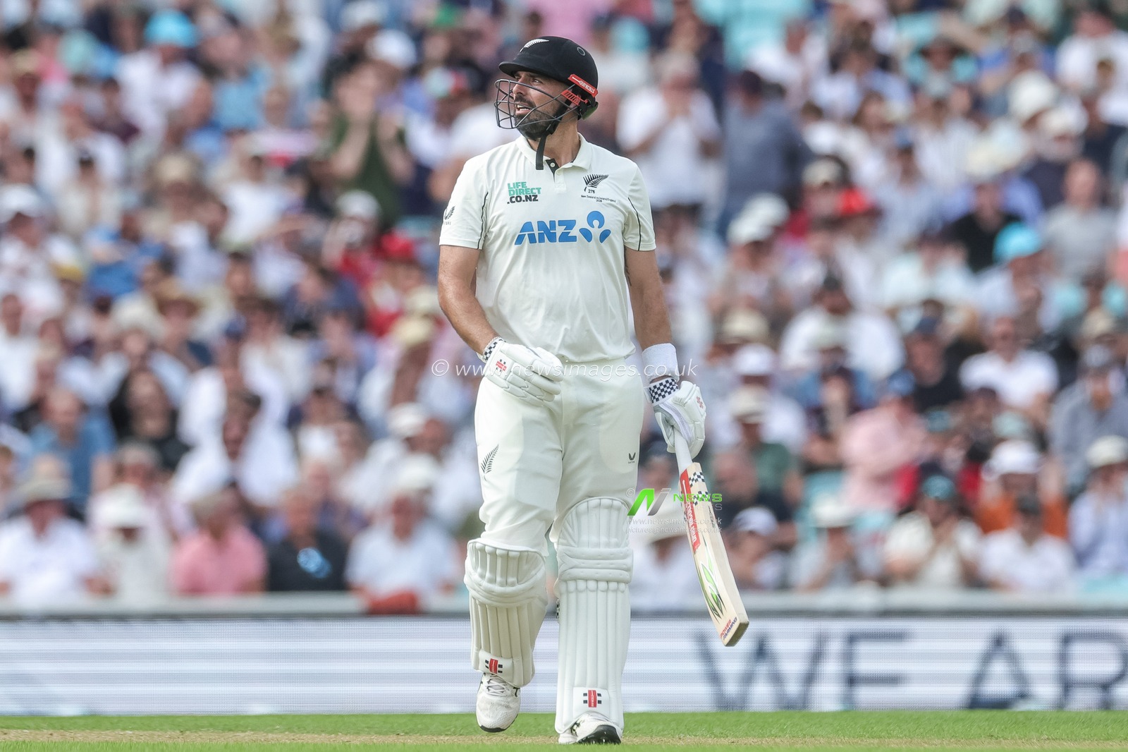 Daryl Mitchell of New Zealand leaves the field of play after being dismissed during the 2nd Rothesay Test Match Day 1 match England vs New Zealand at The Kia Oval, London, United Kingdom on 17 June 2026

(Photo by Mark Cosgrove/News Images)