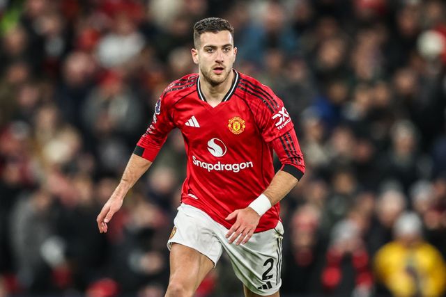 Diogo Dalot of Manchester Untied during the Premier League match Manchester United vs Newcastle United at Old Trafford, Manchester, United Kingdom, 26th December 2025

(Photo by Alfie Cosgrove/News Images)

*** GER AUT SUI OUT ***