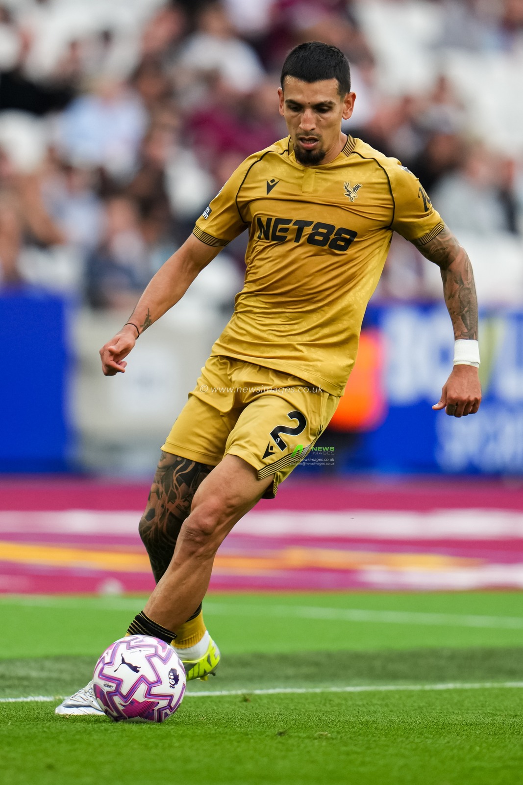 Daniel Munoz of Crystal Palace during the Premier League match West Ham United vs Crystal Palace at London Stadium, London, United Kingdom, 20th September 2025

(Photo by Harvey Murphy/News Images)