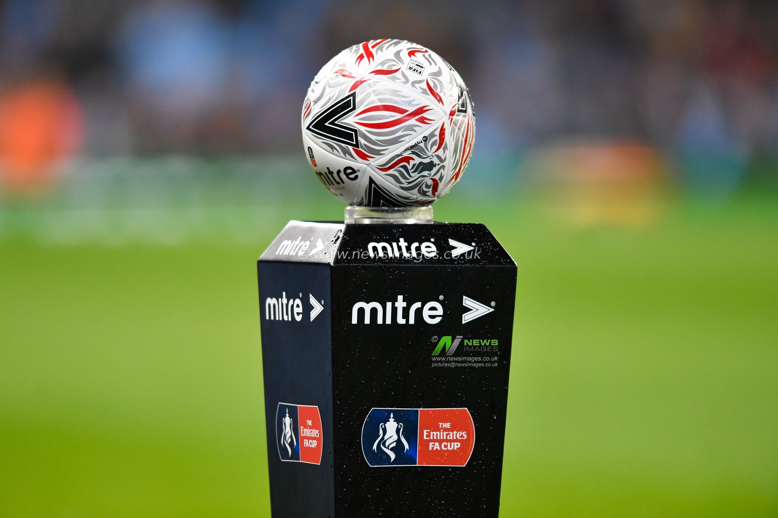 4th January 2020, Etihad Stadium, Manchester, England; Emirates FA Cup, Manchester City v Port Vale : The match ball before the game

Credit: Simon Whitehead/News Images