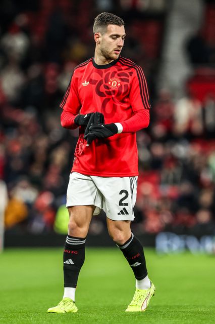 Diogo Dalot of Manchester Untied in the pregame warmup session during the Premier League match Manchester United vs Newcastle United at Old Trafford, Manchester, United Kingdom, 26th December 2025

(Photo by Alfie Cosgrove/News Images)

*** GER AUT SUI OUT ***
