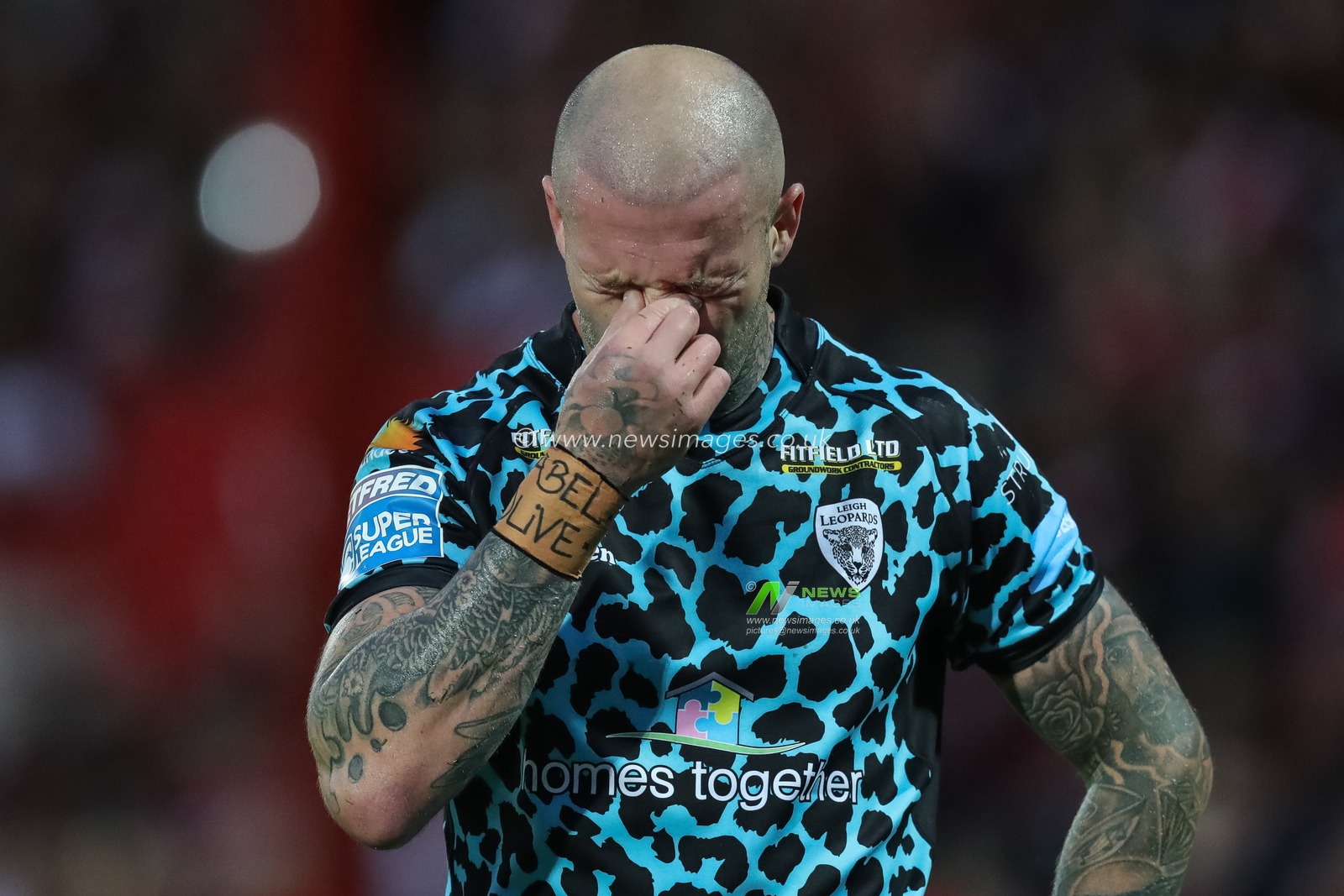 A dejected Zak Hardaker #1 of Leigh Leopards during the Betfred Super League Round 23 match Hull KR vs Leigh Leopards at Sewell Group Craven Park, Kingston upon Hull, United Kingdom, 25th August 2023

(Photo by James Heaton/News Images)