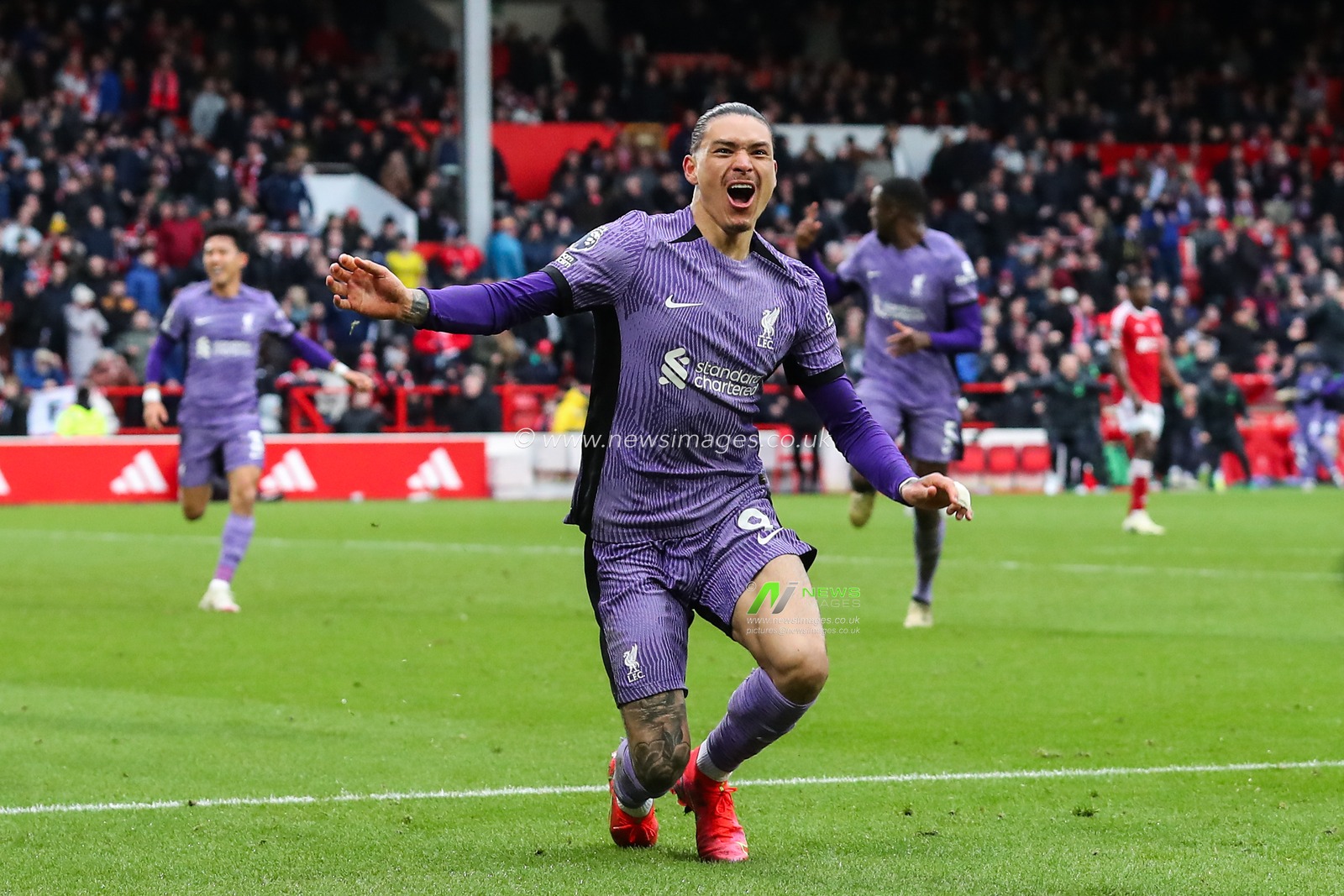Darwin NÃºÃ±ez of Liverpool celebrates his goal to make it 0-1 during the Premier League match Nottingham Forest vs Liverpool at City Ground, Nottingham, United Kingdom, 2nd March 2024

(Photo by Gareth Evans/News Images)
