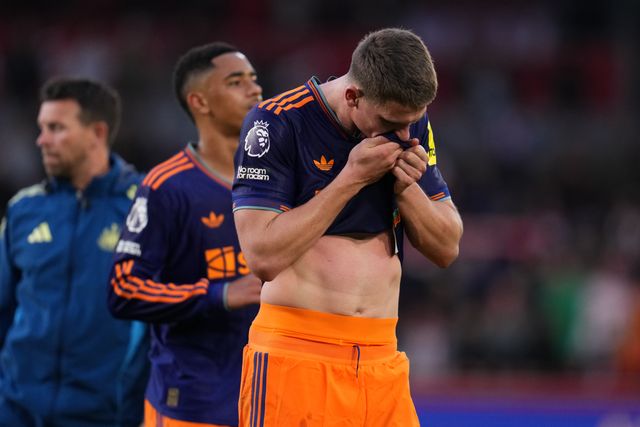 Sven Botman of Newcastle United after defeat during the Premier League match Brentford vs Newcastle United at The Gtech Community Stadium, London, United Kingdom, 9th November 2025

(Photo by Harvey Murphy/News Images)

*** GER AUT SUI OUT ***