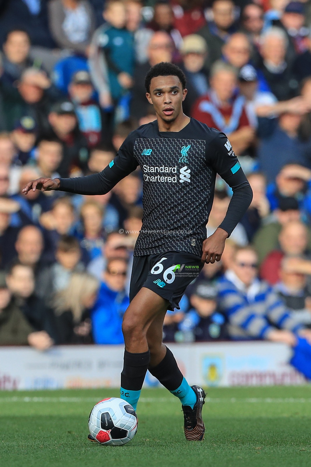 31st August 2019, Turf Moor, Burnley, England ; Premier League Football, Burnley vs Liverpool : Trent Alexander-Arnold (66) of Liverpool in action during the game 

Credit: Mark Cosgrove/News Images

English Football League images are subject to DataCo Licence