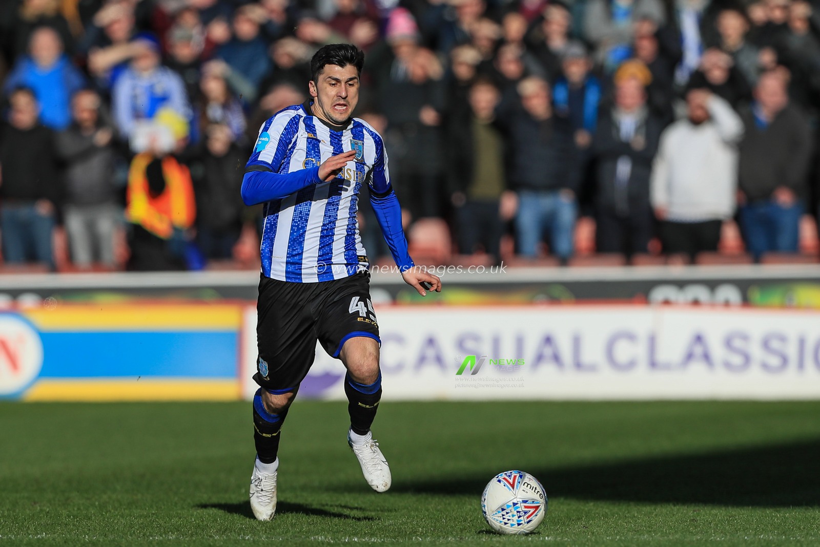 Fernando Forestieri (45) of Sheffield Wednesday in action during the game