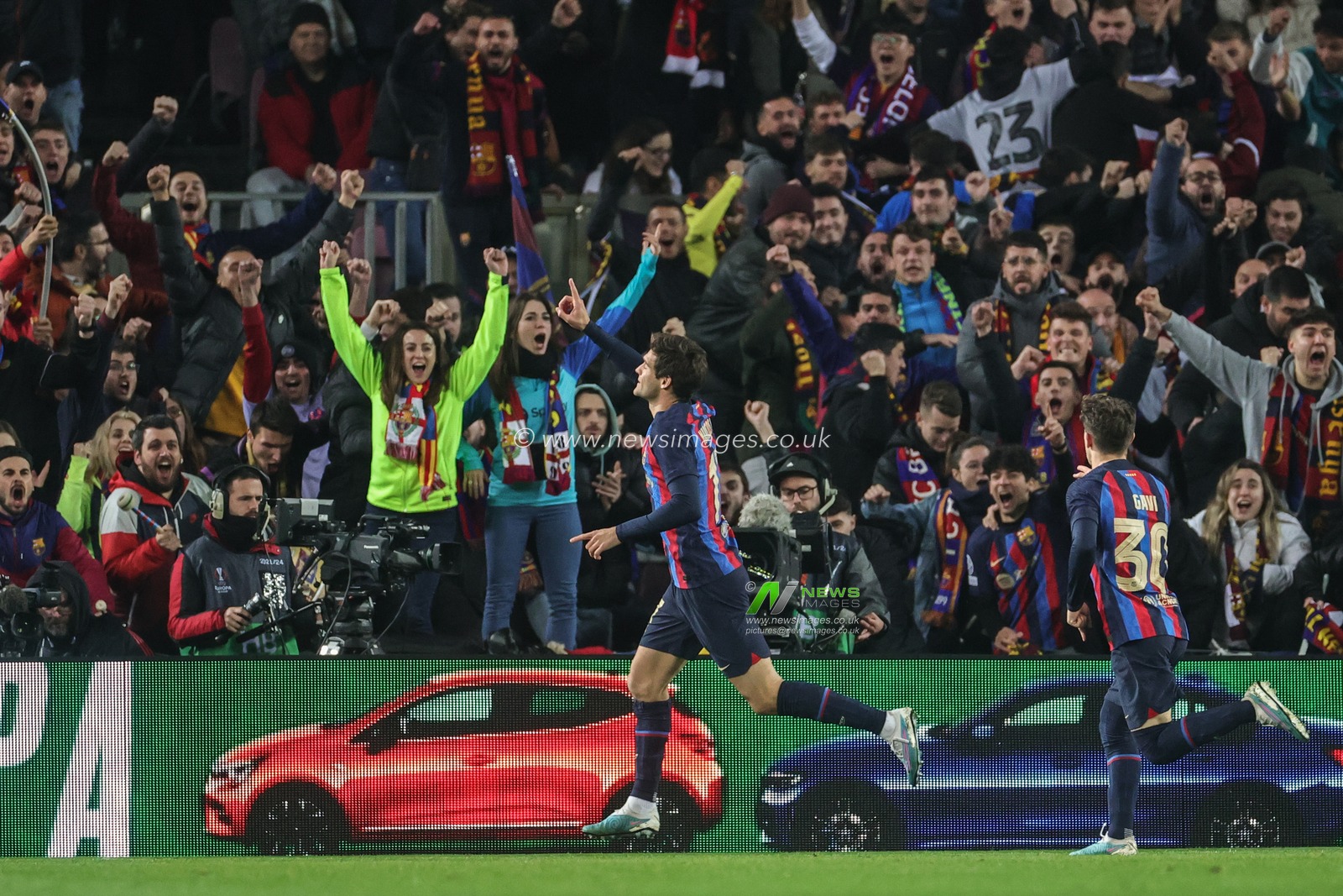 Marcos Alonso #17 of Barcelona celebrates his goal to make it 1-0 during the UEFA Europa League Knockout Round Play-Offs Barcelona vs Manchester United at Spotify Camp Nou, Barcelona, Spain, 16th February 2023

(Photo by Mark Cosgrove/News Images)