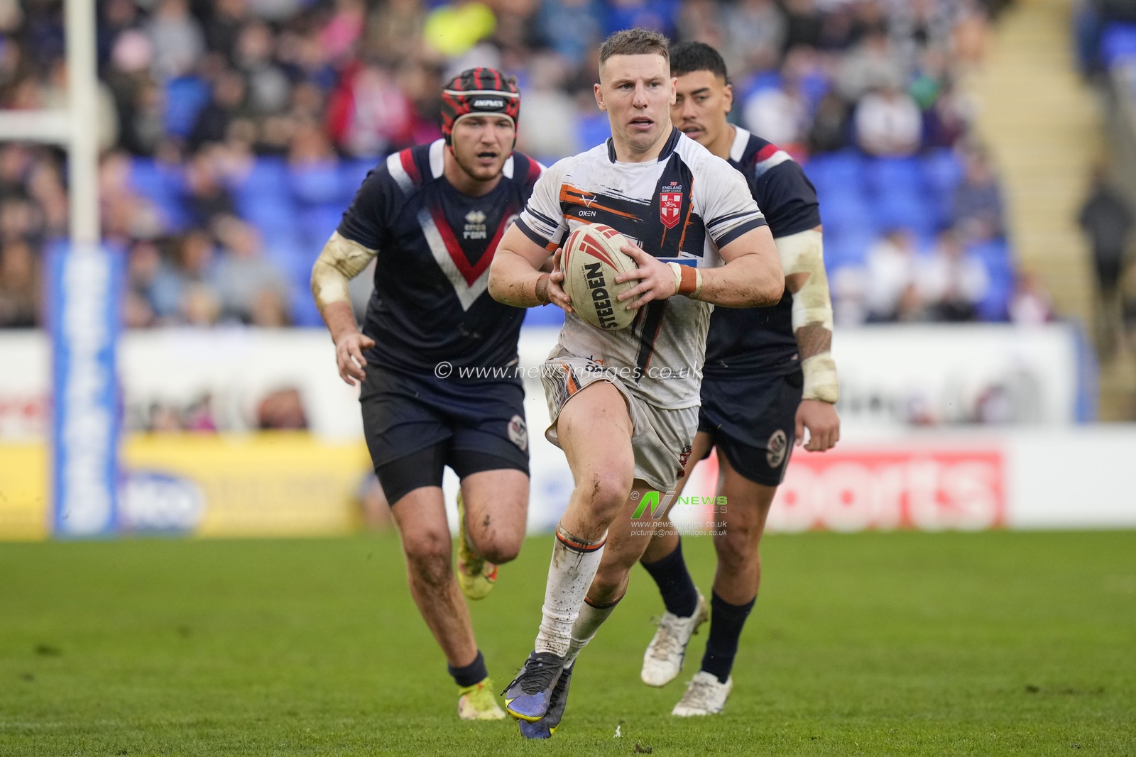 George Williams #6 of England makes a break during the Mid Season International match England vs France at Halliwell Jones Stadium, Warrington, United Kingdom, 29th April 2023

(Photo by Steve Flynn/News Images)