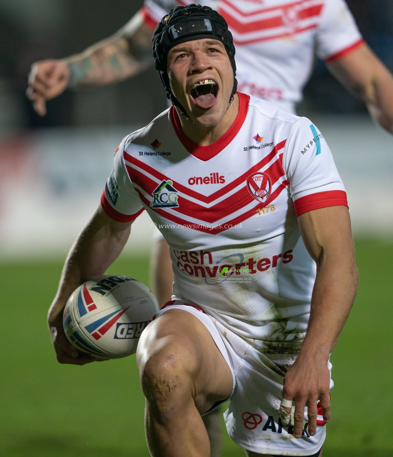 St. Helens's Jonny Lomax celebrates scoring his sides second try

31st January 2019 , Totally Wicked Stadium, St Helens, England;  Betfred Super League, Round 1, St Helens vs Wigan Warriors 

Credit: Terry Donnelly/News Images