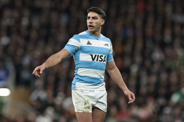 Santiago Carreras of Argentina gives teams mates instructions during the Quilter Nations Series 2025 match England vs Argentina at Allianz Stadium, Twickenham, United Kingdom, 23rd November 2025

(Photo by Mark Cosgrove/News Images)

*** GER AUT SUI OUT ***