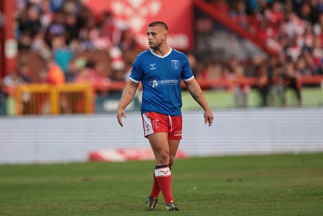 Mikey Lewis of Hull KR in the pre-game warm up during the Betfred Super League Round 24 match Hull KR vs St Helens at Sewell Group Craven Park, Kingston upon Hull, United Kingdom, 29th August 2025

(Photo by Mark Cosgrove/News Images)