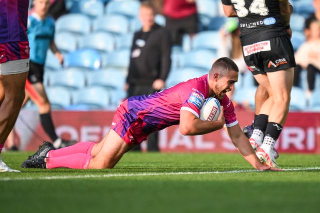 Sam Hewitt of Huddersfield Giants goes over for a try during the Magic Weekend match Huddersfield Giants vs Castleford Tigers at Elland Road, Leeds, United Kingdom, 18th August 2024

(Photo by Craig Thomas/News Images)