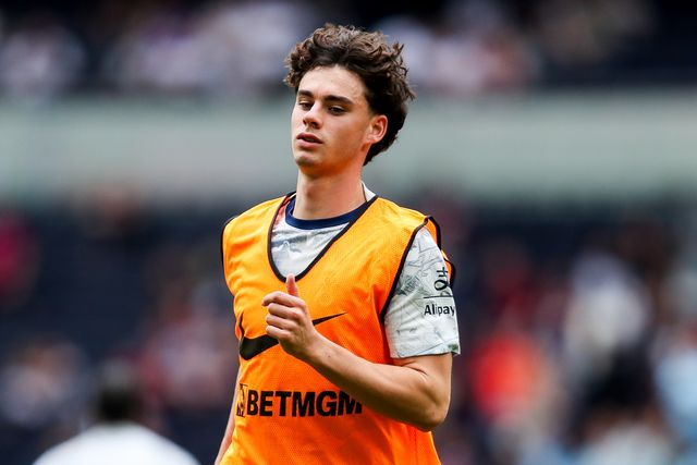 Archie Gray of Tottenham Hotspur warms up prior to during the Premier League match Tottenham Hotspur vs Burnley at Tottenham Hotspur Stadium, London, United Kingdom, 16th August 2025

(Photo by Izzy Poles/News Images)