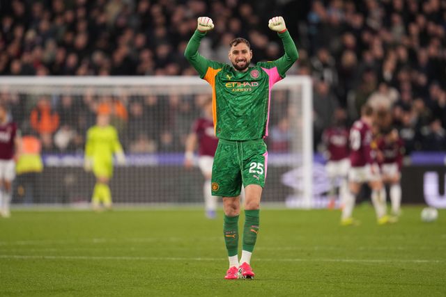 Manchester City goalkeeper Gianluigi Donnarumma celebrates 0-1 lead during the Premier League match West Ham United vs Manchester City at London Stadium, London, United Kingdom on 14 March 2026

(Photo by Harvey Murphy/News Images)