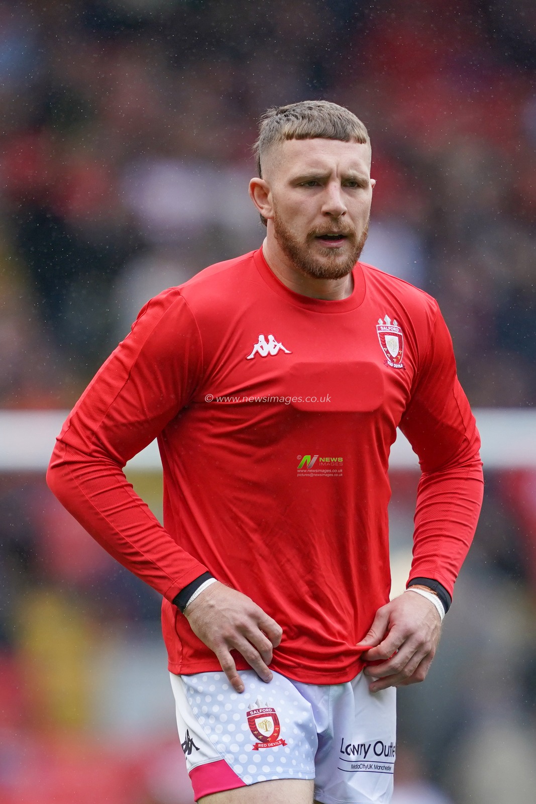 Salford Red Devils's Jackson Hastings during the pre match warm up


26th May 2019 , Anfield Stadium, Liverpool, England; Dacia Magic Weekend, Betfred Super League Round 16, Salford Red Devils vs Hull RK ; 

Credit: Terry Donnelly/News Images