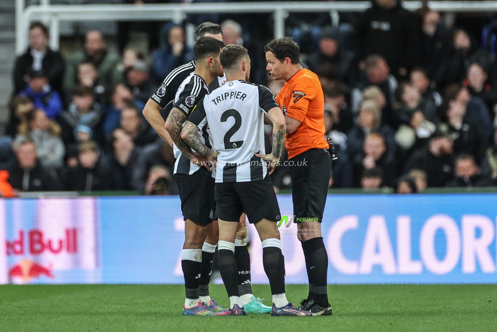 Referee Darren England speaks to Fabian SchÃ¤r of Newcastle United, Bruno GuimarÃ£es of Newcastle United and Kieran Trippier of Newcastle United during the Premier League match Newcastle United vs Crystal Palace at St. James's Park, Newcastle, United Kingdom, 16th April 2025

(Photo by Mark Cosgrove/News Images)