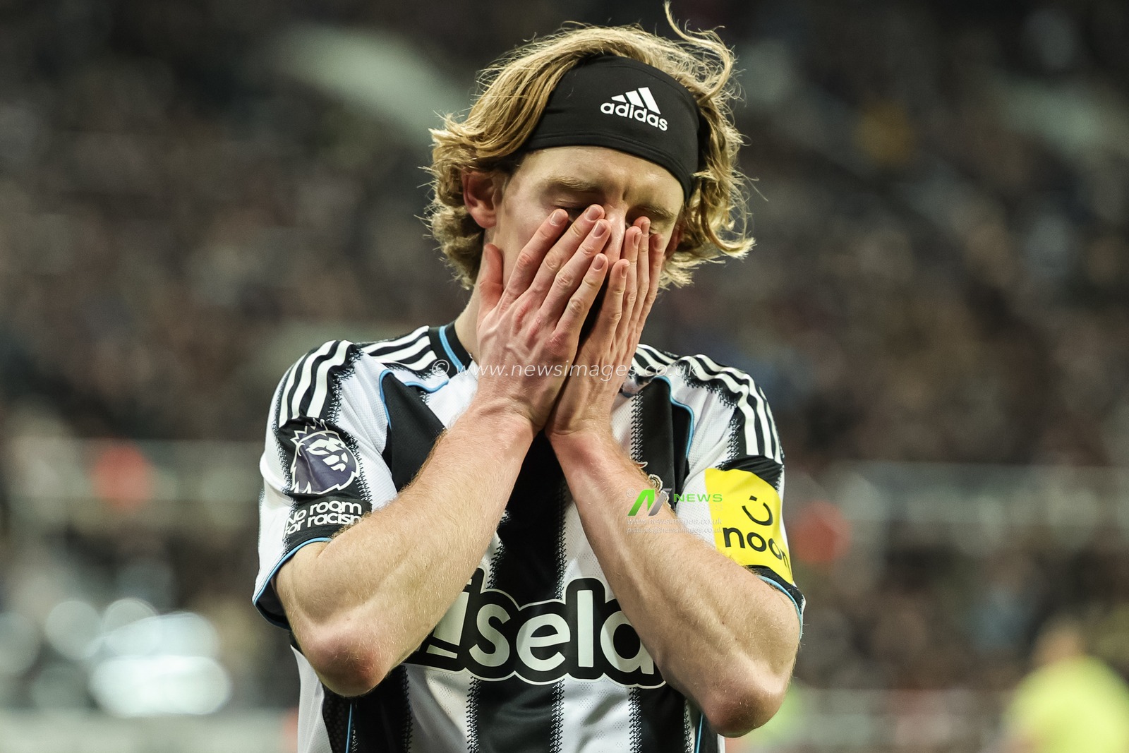 Anthony Gordon of Newcastle Untied reacts during the Premier League match Newcastle United vs Leeds United at St. James's Park, Newcastle, United Kingdom, 7th January 2026

(Photo by Mark Cosgrove/News Images)

*** GER AUT SUI OUT ***