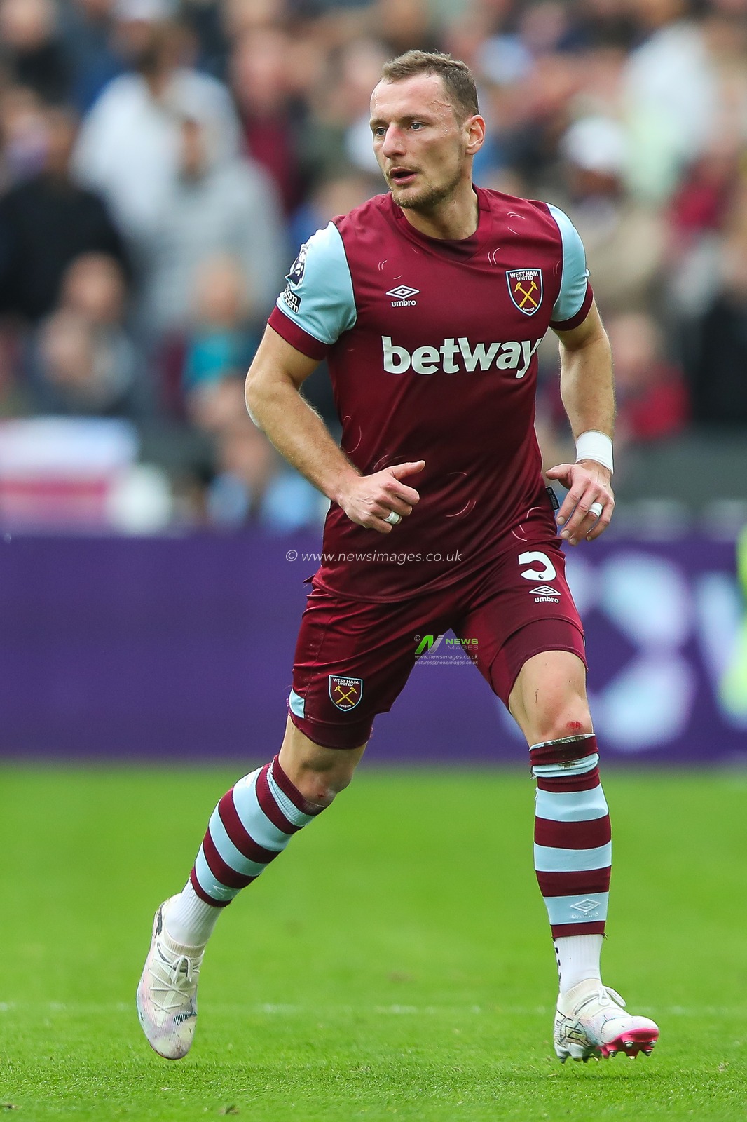 VladimÃ­r Coufal of West Ham United during the Premier League match West Ham United vs Aston Villa at London Stadium, London, United Kingdom, 17th March 2024

(Photo by Gareth Evans/News Images)