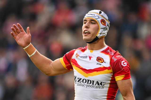 Cesar Rouge of Catalan Dragons gives his team instructions during the Betfred Super League Round 13 match St Helens vs Catalans Dragons at Totally Wicked Stadium, St Helens, United Kingdom, 31st May 2024

(Photo by Craig Thomas/News Images)