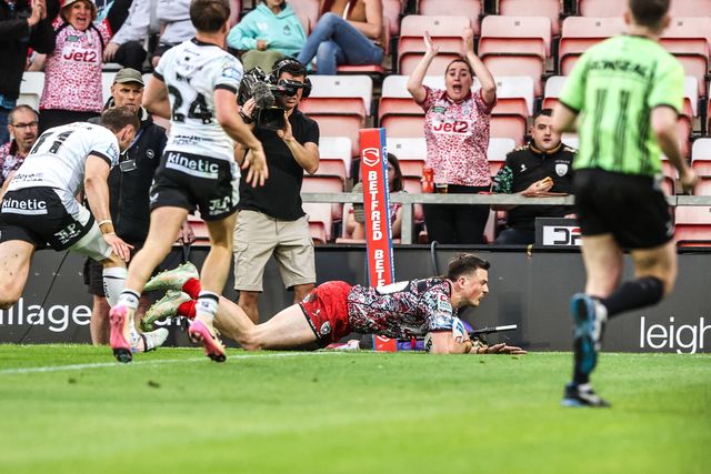 AJ Towse of Leigh Leopards goes over for a try during the Betfred Super League round 12 match Leigh Leopards vs Hull FC at Leigh Sports Village, Leigh, United Kingdom on 22 May 2026

(Photo by Alfie Cosgrove/News Images)