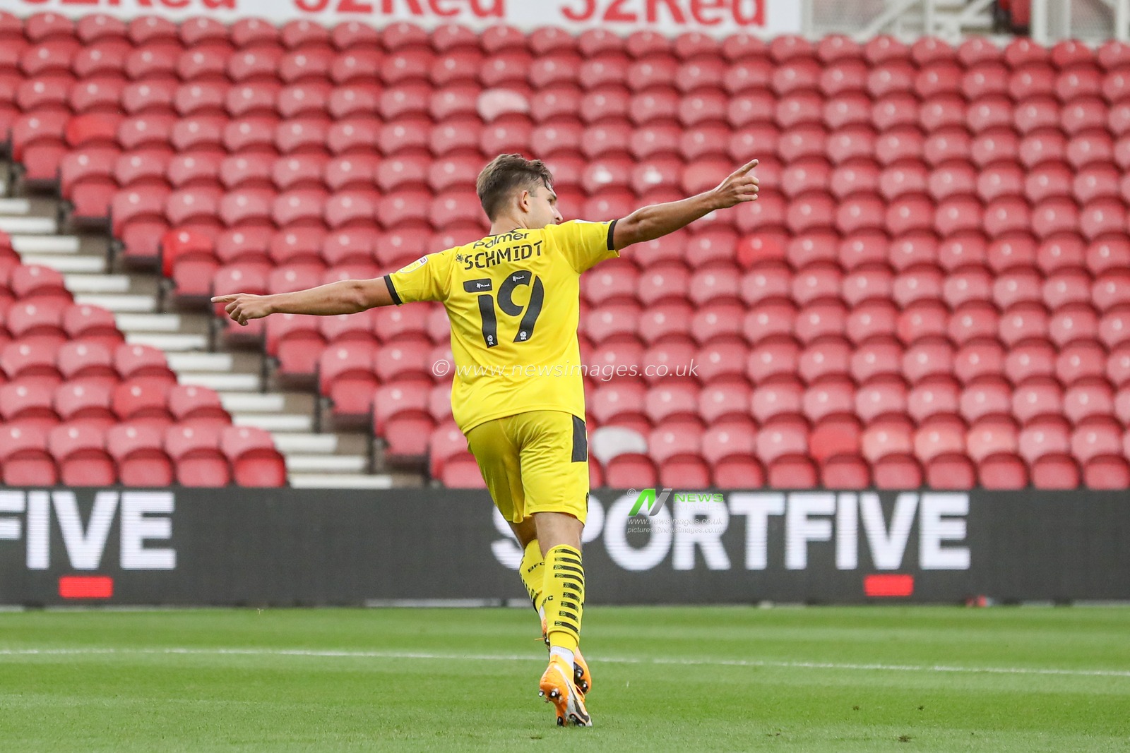 Patrick Schmidt (19) of Barnsley celebrates his goal to make it 0-1,#tweet
