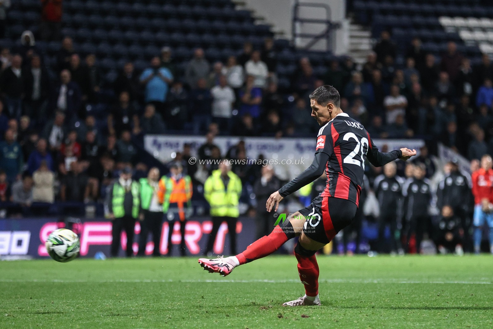 SaÅ¡a LukiÄ‡ of Fulham scores his penalty during the Carabao Cup match Preston North End vs Fulham at Deepdale, Preston, United Kingdom, 17th September 2024

(Photo by Alfie Cosgrove/News Images)