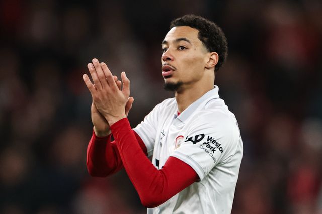 Hugo Ekitike of Liverpool applauds the fans after the game, wearing Mael de Gevigney of Barnsley match worn shirt after the Emirates FA Cup Third Round match Liverpool vs Barnsley at Anfield, Liverpool, United Kingdom, 12th January 2026

(Photo by Alfie Cosgrove/News Images)