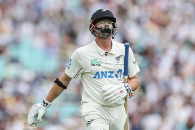 Henry Nicholls of New Zealand leaves the field of play after being dismissed for 121 during the 2nd Rothesay Test Match Day 4 match England vs New Zealand at The Kia Oval, London, United Kingdom on 20 June 2026

(Photo by Mark Cosgrove/News Images)