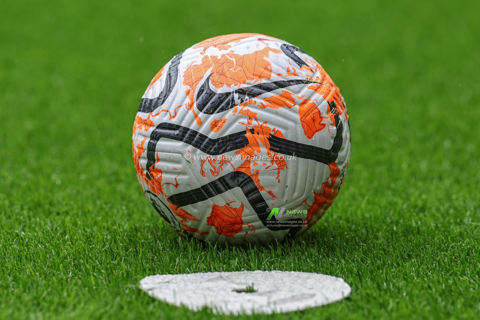 The Premier League match ball during the Premier League match Newcastle United vs Liverpool at St. James's Park, Newcastle, United Kingdom, 27th August 2023

(Photo by Mark Cosgrove/News Images)
