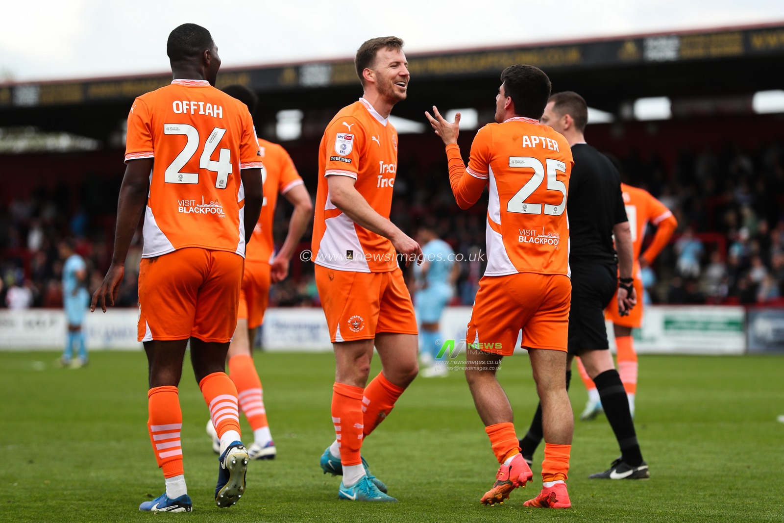 Rob Apter of Blackpool celebrates his goal to make it 0-3 during the Sky Bet League 1 match Stevenage vs Blackpool at Lamex Stadium, Stevenage, United Kingdom, 18th April 2025

(Photo by Gareth Evans/News Images)